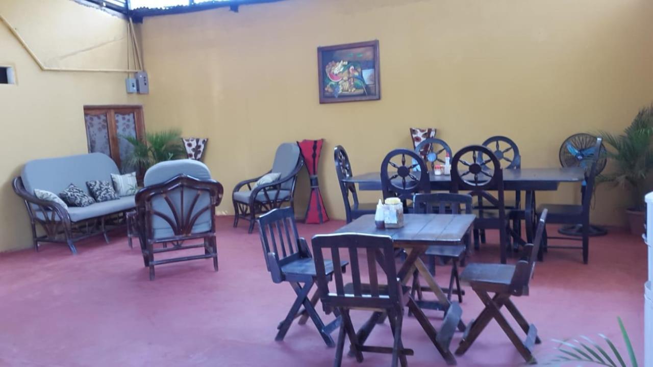 Hostal Nathaly Moyogalpa Exterior photo